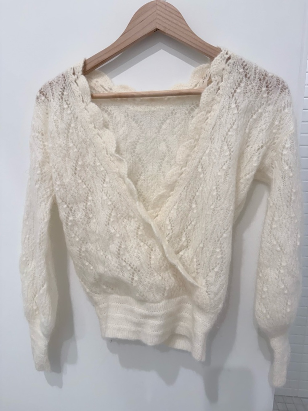 Sezane Cream Scallop Cable-Knit V-Neck Sweater - Picture 2 of 5